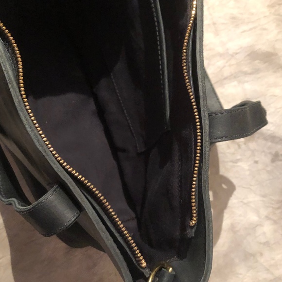 PARKER CLAY TOTE BAG. Merkato Signature Zip Tote LEATHER TOTE BAG - Picture 2 of 11